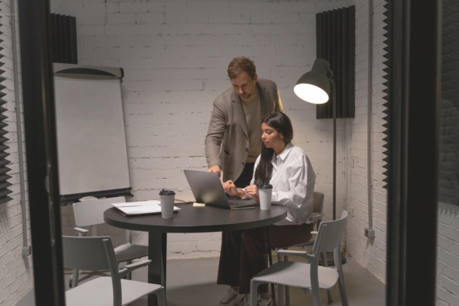 Professional finance communication training environment